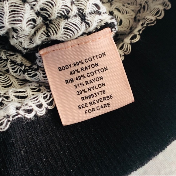 Philosophy Black and White Sweater Size Small - Picture 8 of 8